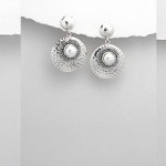pearl earring